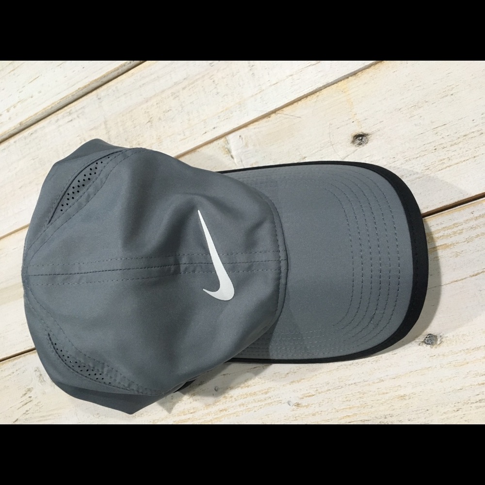 Nike Featherlite hat